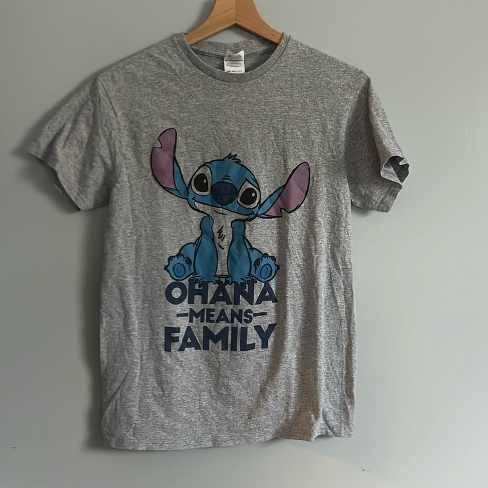 Lilo + Stitch Ohana Means Family T-Shirt Tee Adult Small Short Sleeve Disney